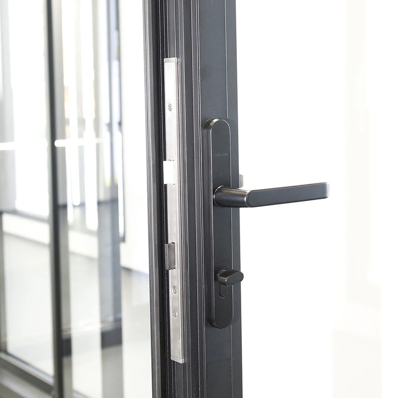 Aluminium Bifold Doors Moderne stijl en op maat gemaakt met Triplex Glass Upgrade