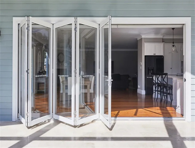 Aluminium waterdichte tweevoudige deuren voor gebouwen met een warmte-isolatiecoëfficiënt ≤ 2,1