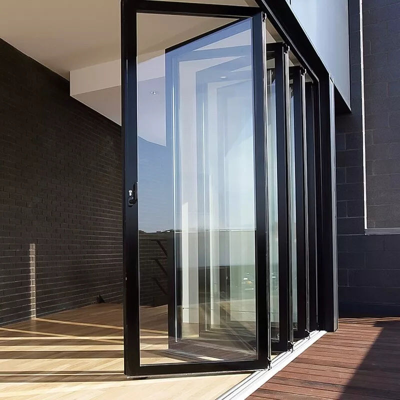 Hoogwaardige Aluminium Glas Aluminium Bi-vouwbare buitenste patio deuren met superieure corrosiebestendigheid
