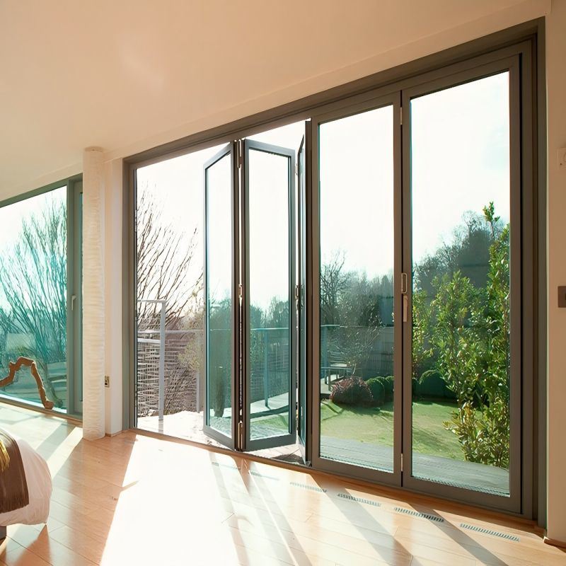 Hoogwaardige Aluminium Glas Aluminium Bi-vouwbare buitenste patio deuren met superieure corrosiebestendigheid