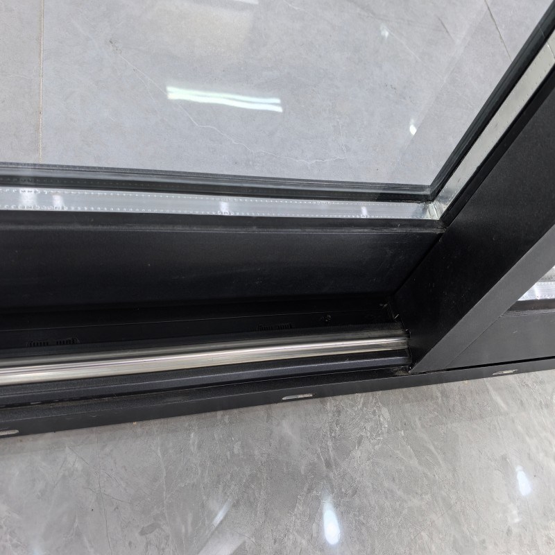 Skate Stylish Thermal Break Aluminum Narrow Frame Sliding Door with Tempered Glass Panels